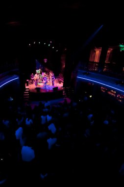 konser grubu, Indie pop, şampanya üzerinde Nisan 24, 2009