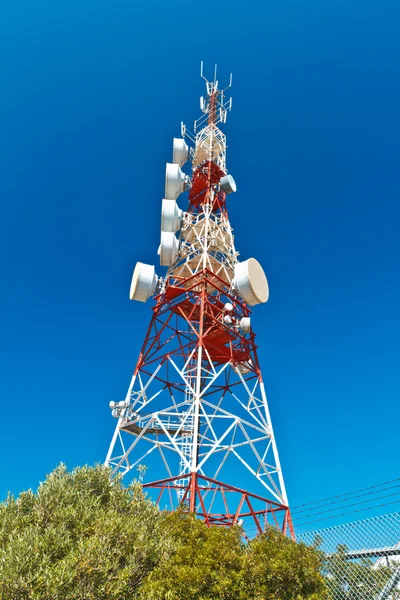Komunikační věž — Stock fotografie