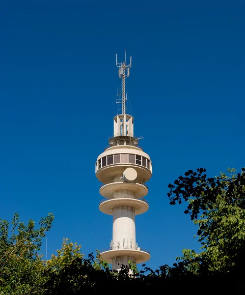 Torre de comunicações — Fotografia de Stock