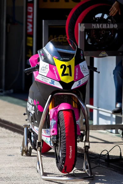 伊万 · 莫雷诺试点的 moto2 cev 冠军 — 图库照片