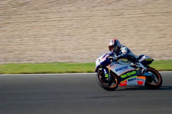 Piloto de motociclismo de 125cc no campeonato espanhol de ve — Fotografia de Stock