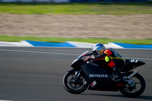 Piloto de motociclismo de 125cc en el campeonato de España de ve —  Fotos de Stock