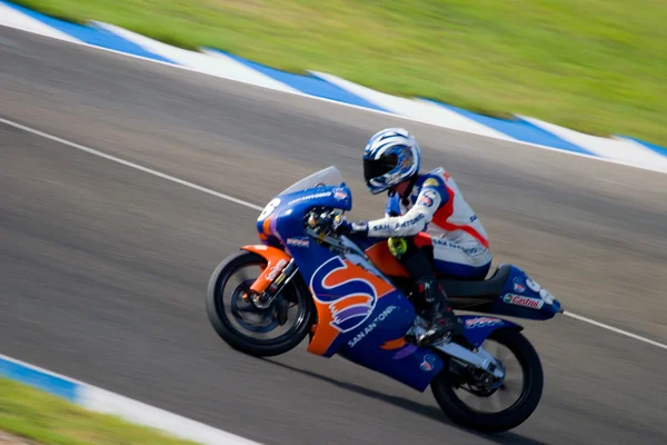Pilota di motociclismo di 125cc nel campionato spagnolo di ve — Foto Stock