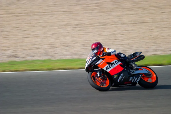 スペイン チャンピオン極端な数式のオートバイのパイロット — ストック写真