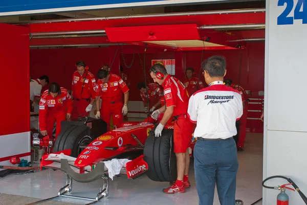 Команда Ferrari F1, инженеры — стоковое фото