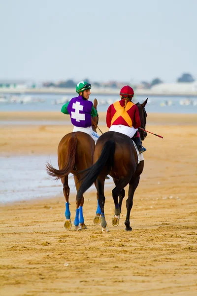 Hästkapplöpning på sanlucar barrameda, spain, augusti 2011 — Stockfoto