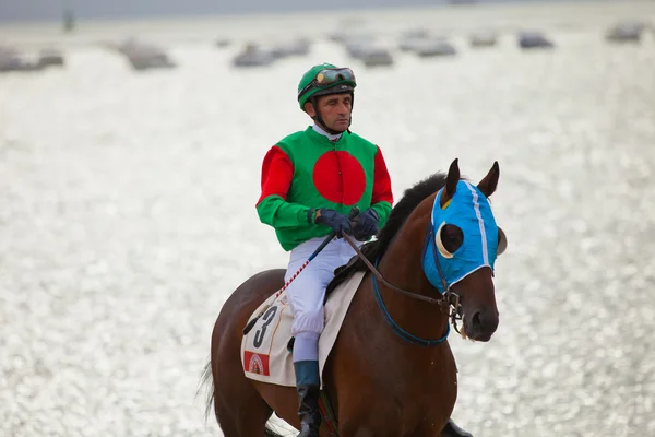 Hästkapplöpning på sanlucar barrameda, spain, augusti 2010 — Stockfoto