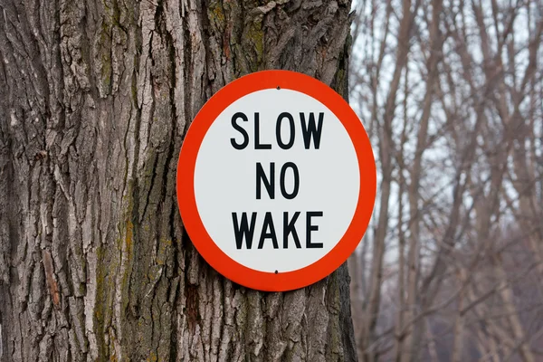 Slow no wake sign