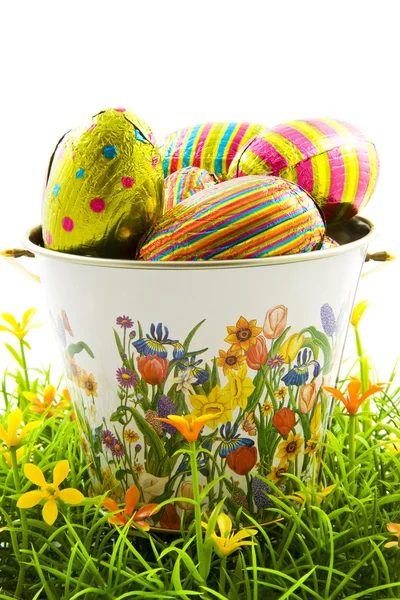 Velikonoční vajíčko kbelík — Stock fotografie