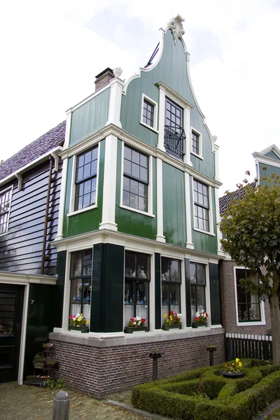 메이플 트리네덜란드 하우스 — 스톡 사진