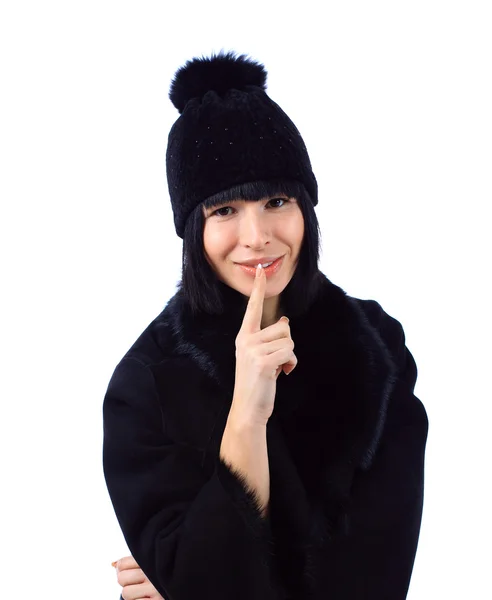 Portrét atraktivní ženy nosí kožich a klobouk na zimu v teple. — Stock fotografie