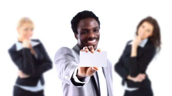 Joven empresario afroamericano con una tarjeta de visita blanca — Foto de Stock