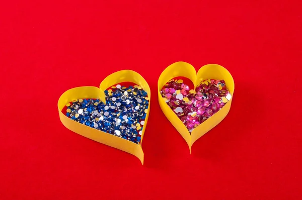 Papper hjärta, en symbol för den semester alla hjärtans dag — Stockfoto