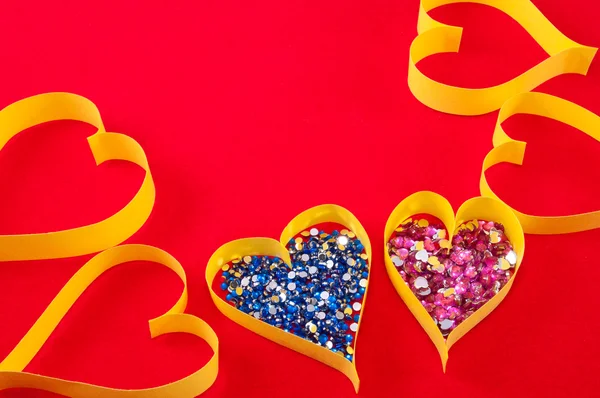 Coração de papel, um símbolo do feriado Dia dos Namorados — Fotografia de Stock