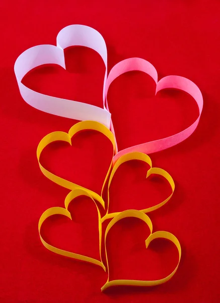 Papírové srdce, symbolem svátek Valentýn — Stock fotografie