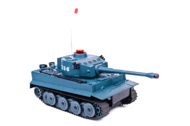 Uzaktan kumandalı model tank