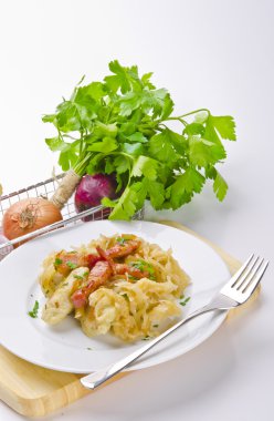 Schlesische Kartoffelklösse mit Kasseler und Sauerkraut