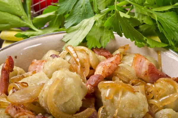 Schlesische KartoffelklXosse mit Kasseler und Sauerkraut — Photo