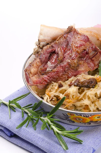 Sauerkraut mit geräuchertem Fleisch — Stockfoto
