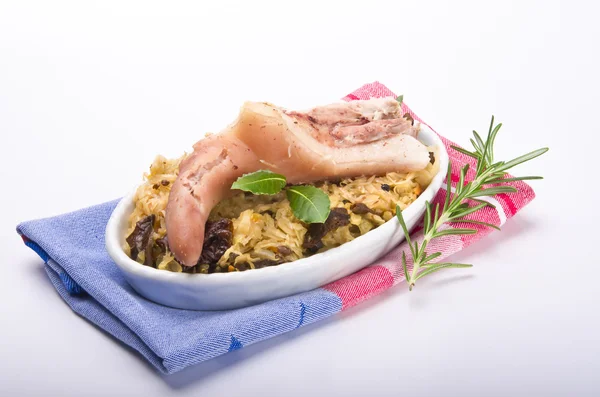 Sauerkraut mit gerjalá uchertem Fleisch — Foto de Stock