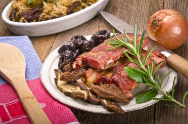 Sauerkraut mit geräuchertem Fleisch