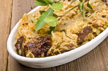 Sauerkraut mit geräuchertem Fleisch