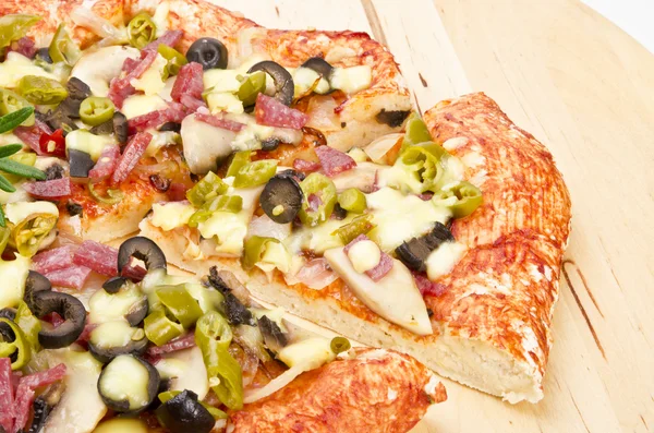 Lezzetli ev pişmiş biberli pizza — Stok fotoğraf