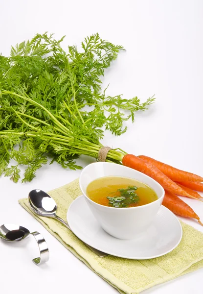 Soupe de carottes aux légumes de printemps — Photo