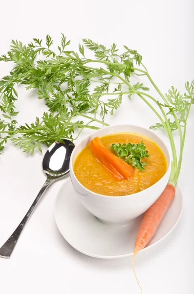 Sopa de cenoura com legumes frescos — Fotografia de Stock