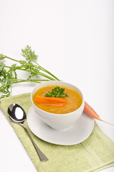 Mrkvová polévka s pružinovou zeleninou — Stock fotografie