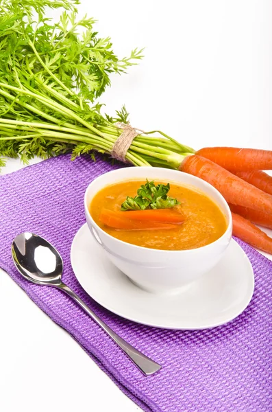 Sopa de cenoura com legumes frescos — Fotografia de Stock