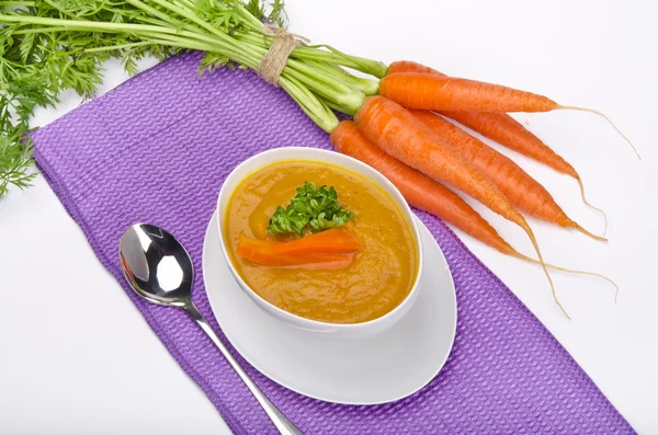Taze sebzeile havuç çorbası — Stok fotoğraf