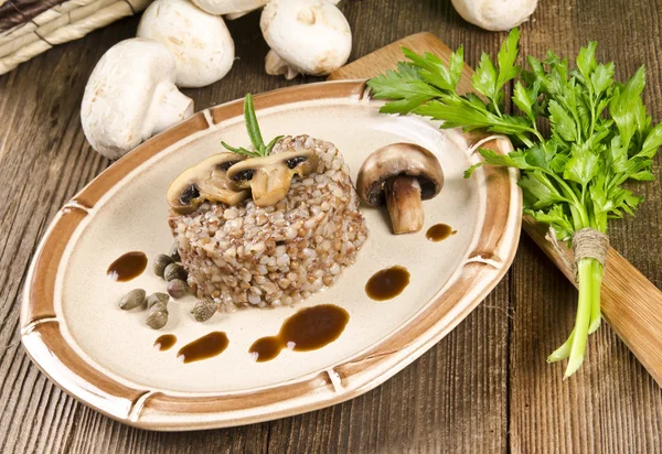 버섯와 너트 크림 buckwheats — 스톡 사진