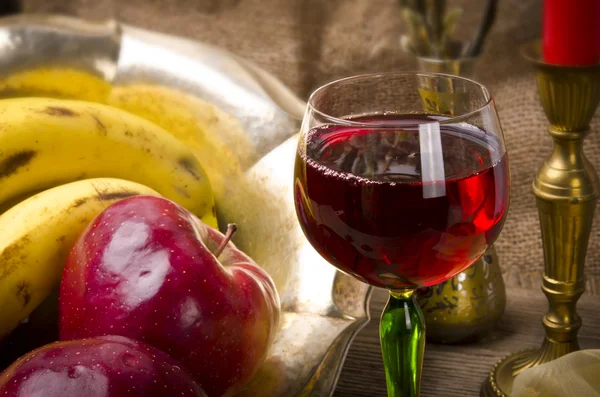 Виноград и фрукты — стоковое фото