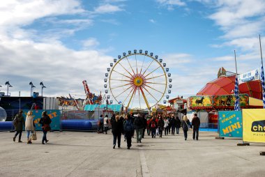 walking to the amusement Park rides clipart