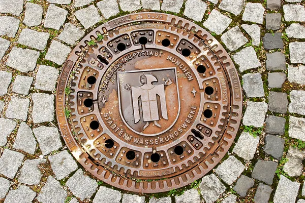 Adam deliği kapağı, Münih, Almanya — Stok fotoğraf