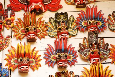 Şeytan Shop geleneksel hatıra maskeleri