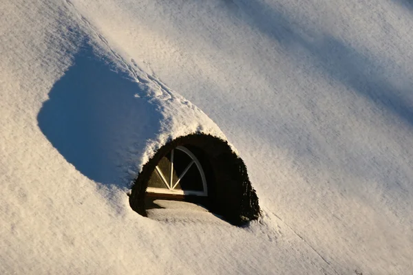 Techo cubierto de nieve — Foto de Stock