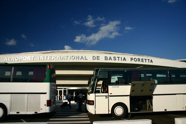 Аэропорт в Bastia Corsica
