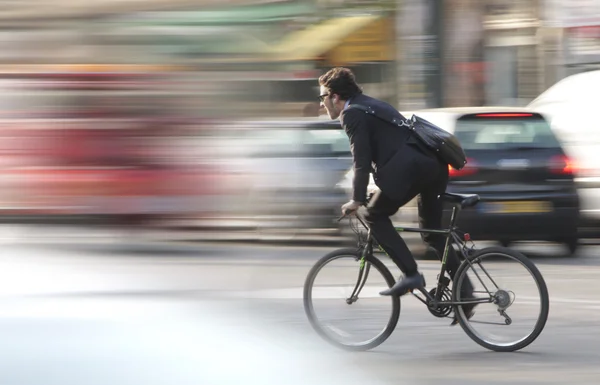 Велосипед в Парижі — стокове фото