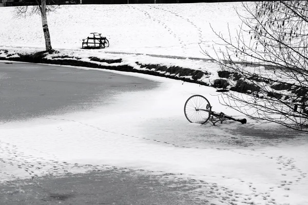 Bici en hielo — Foto de Stock