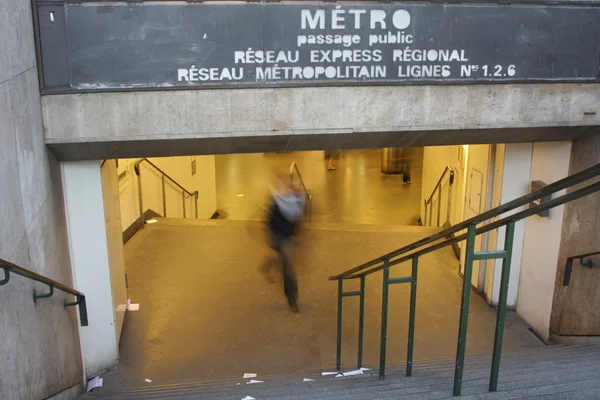 Метро Парижа — стокове фото