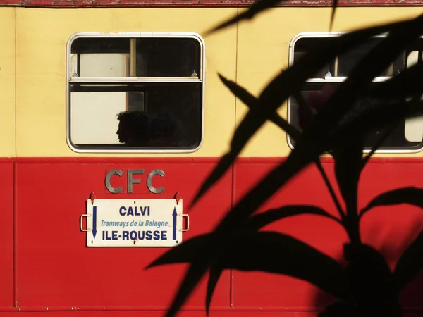 Κορσική: Τρένο κατεύθυνση Calvi — Ile Rousse — Φωτογραφία Αρχείου