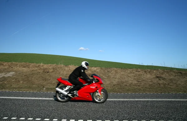 Röd motorcykel — Stockfoto