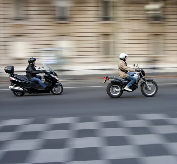 Tráfico en París — Foto de Stock