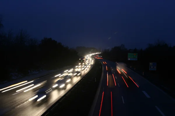Traffico notturno — Foto Stock