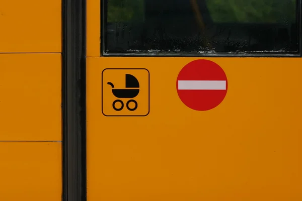 Підвіз на автобусі — стокове фото
