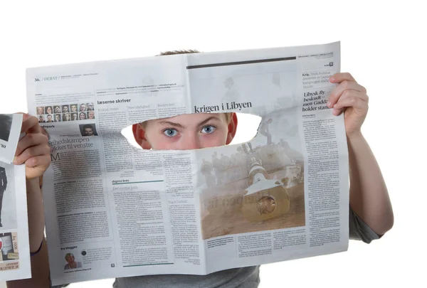 Reading newspaper — Stock Photo, Image