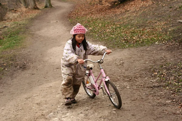 Bisiklet çocuk — Stok fotoğraf
