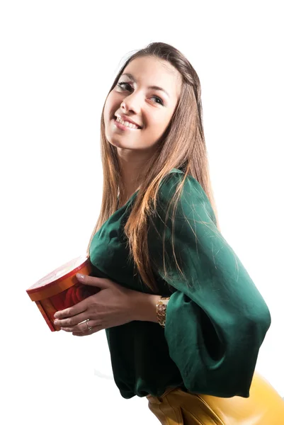 Fiatal boldog nő, díszdobozban — Stock Fotó